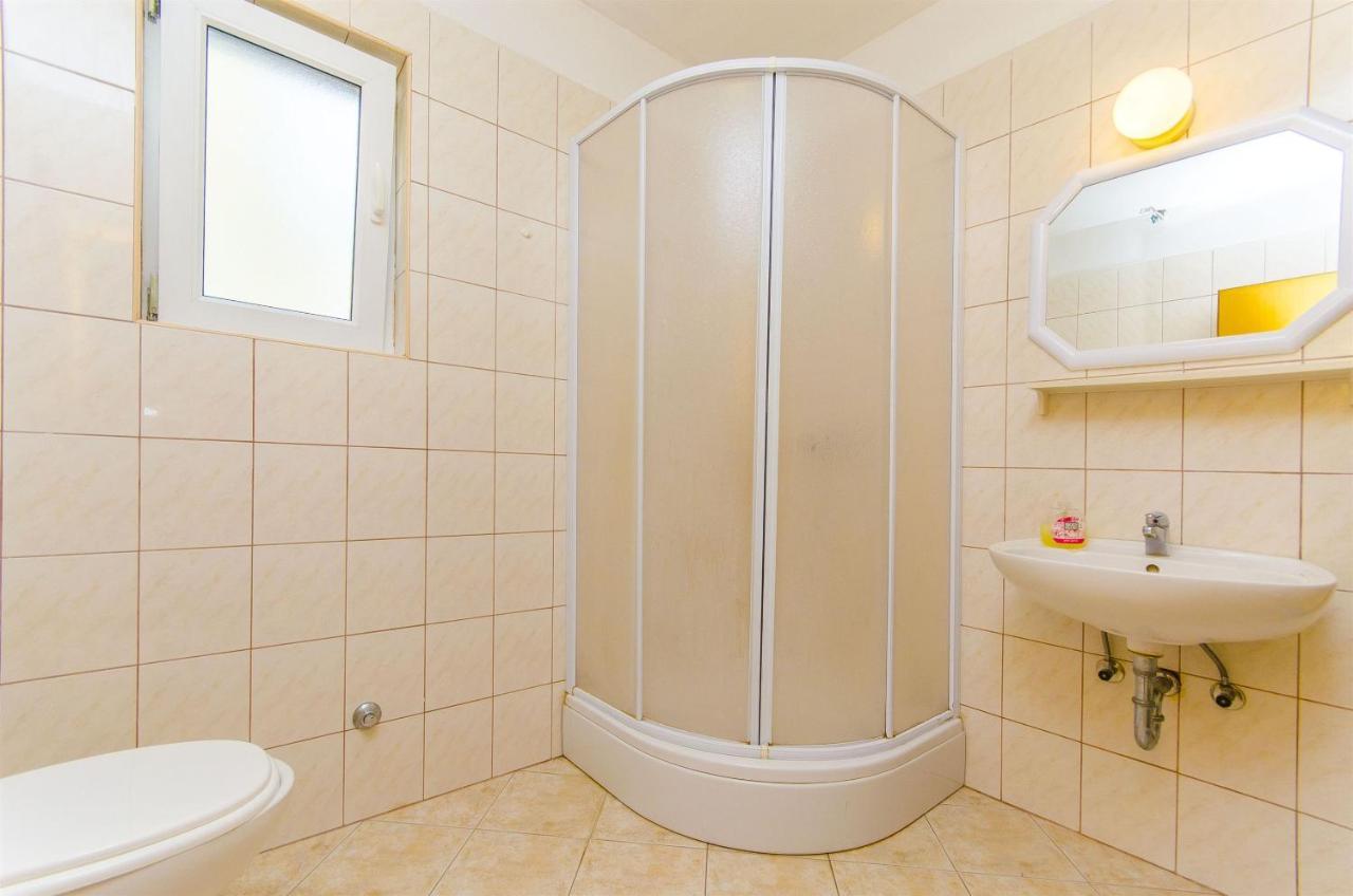 Apartments Milka 斯拉汀 外观 照片