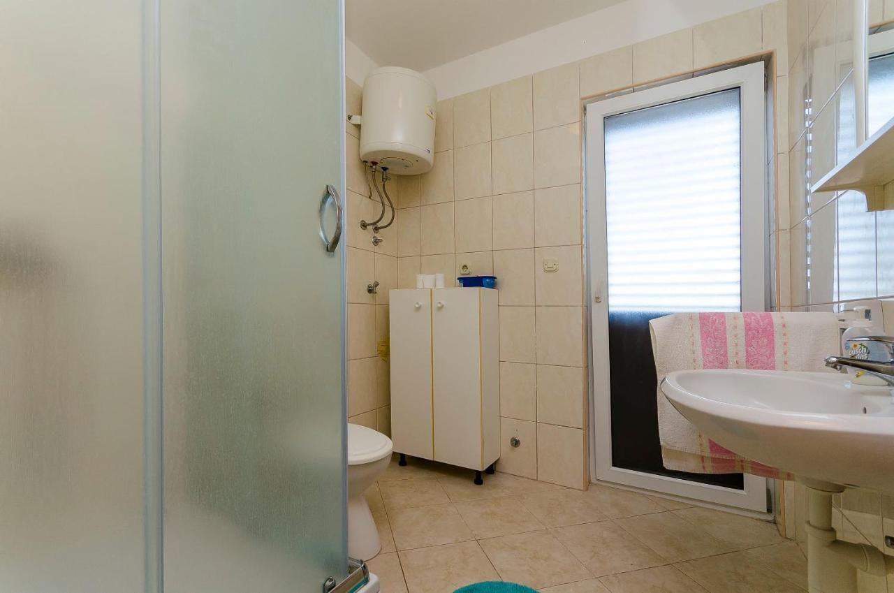 Apartments Milka 斯拉汀 外观 照片