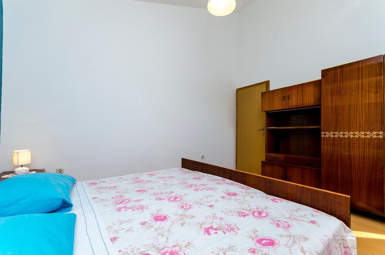 Apartments Milka 斯拉汀 外观 照片