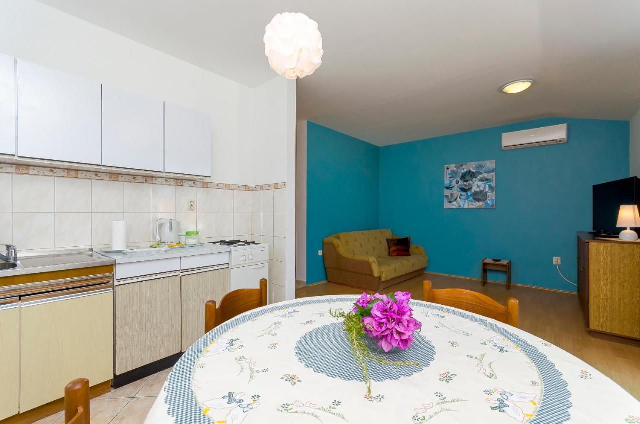 Apartments Milka 斯拉汀 外观 照片