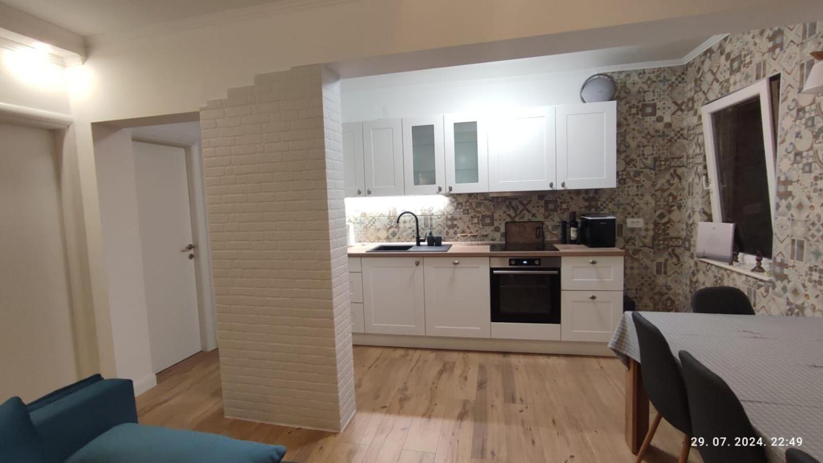 Apartments Milka 斯拉汀 外观 照片