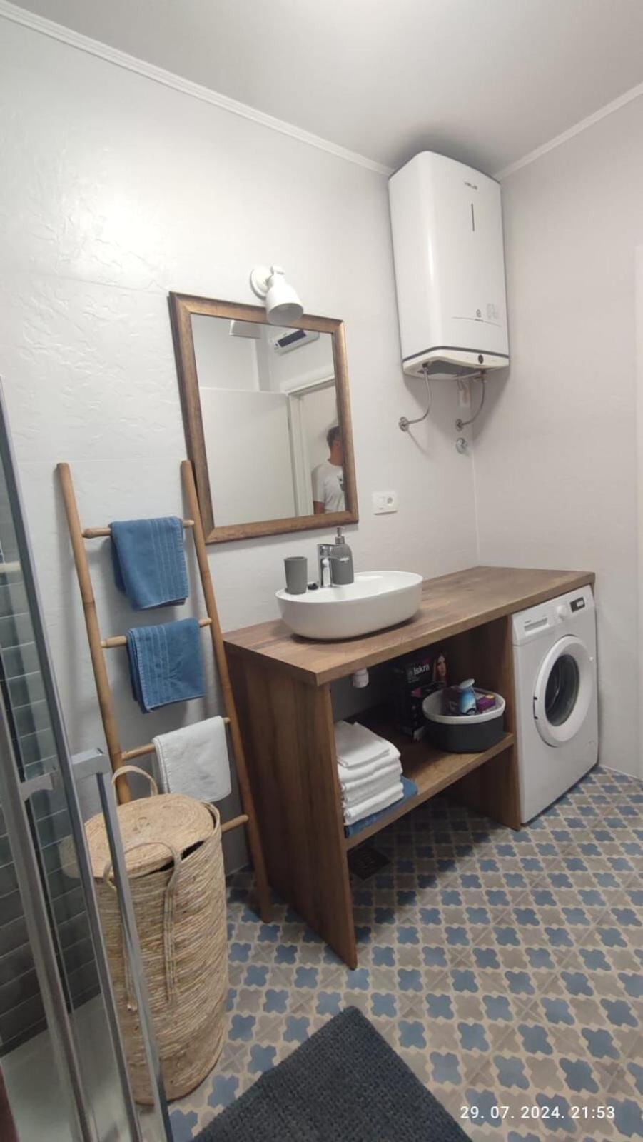 Apartments Milka 斯拉汀 外观 照片